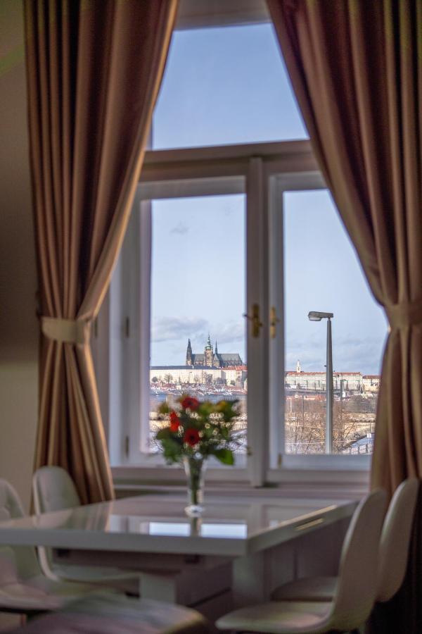 Exclusive Apartment With A View Of Prague Castle And Vltava River ภายนอก รูปภาพ