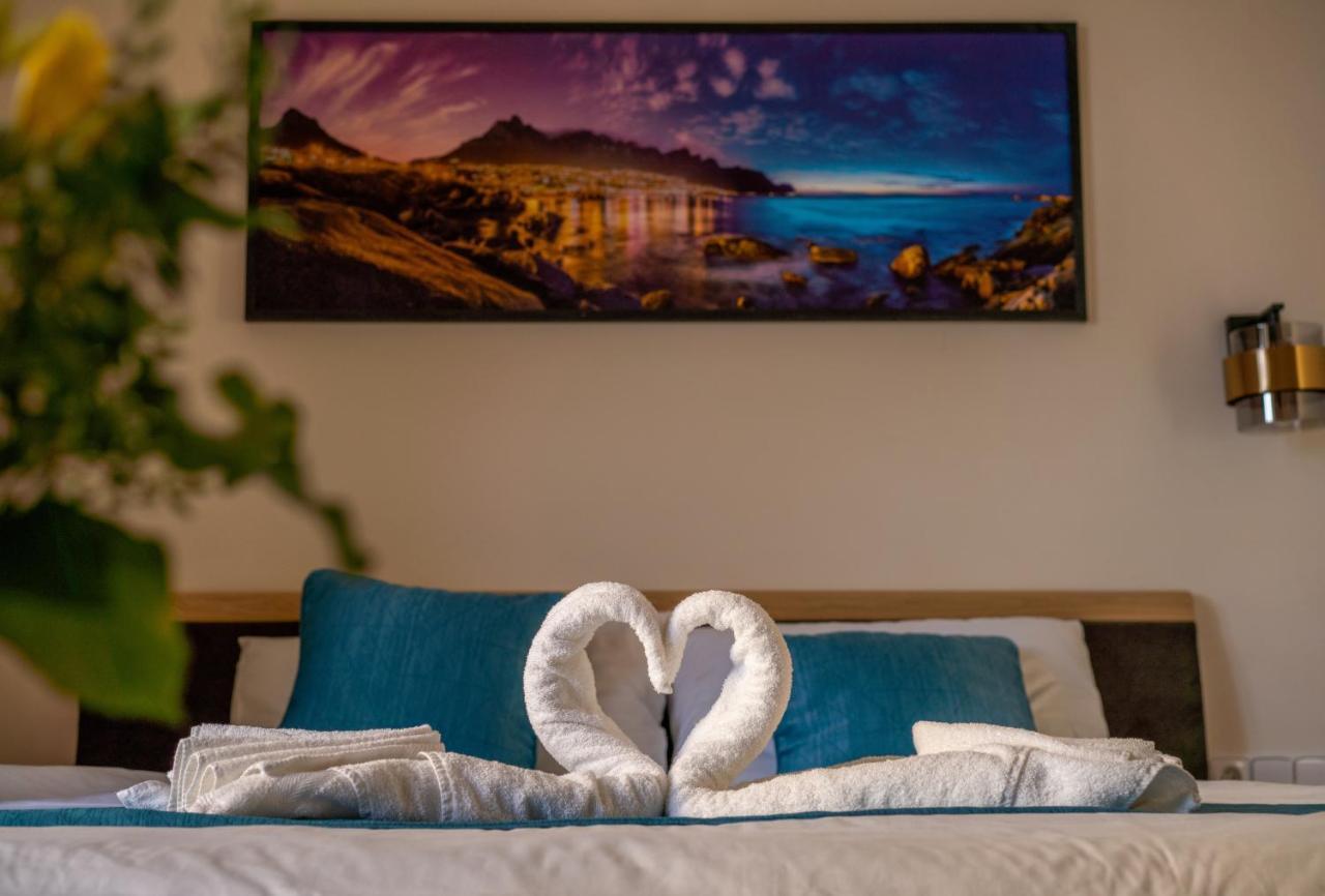 Exclusive Apartment With A View Of Prague Castle And Vltava River ภายนอก รูปภาพ