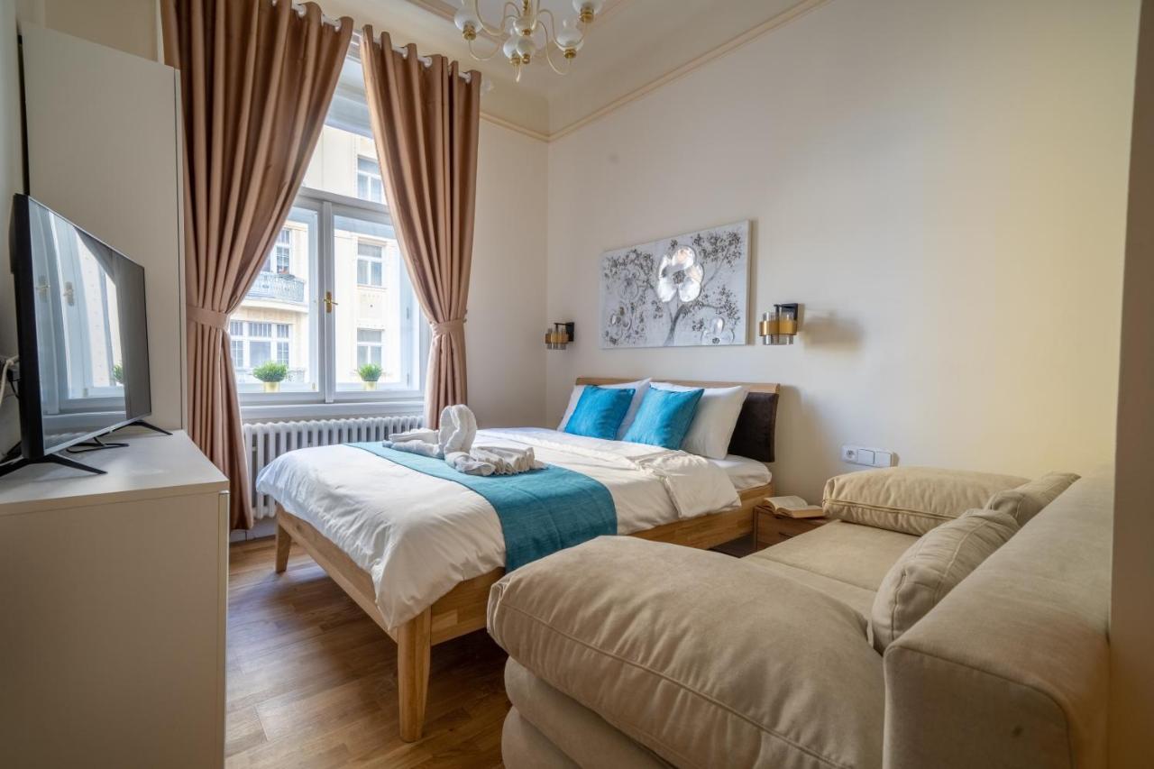 Exclusive Apartment With A View Of Prague Castle And Vltava River ภายนอก รูปภาพ