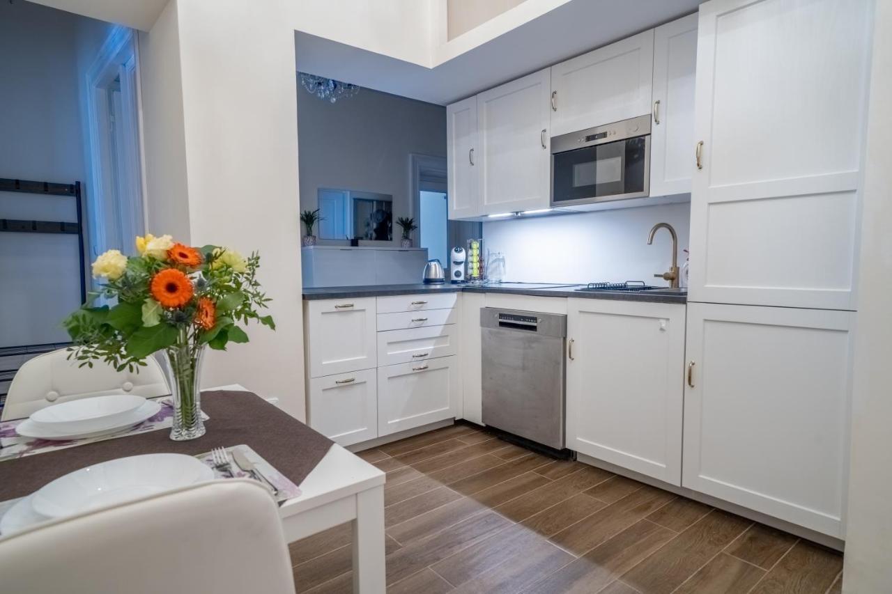 Exclusive Apartment With A View Of Prague Castle And Vltava River ภายนอก รูปภาพ