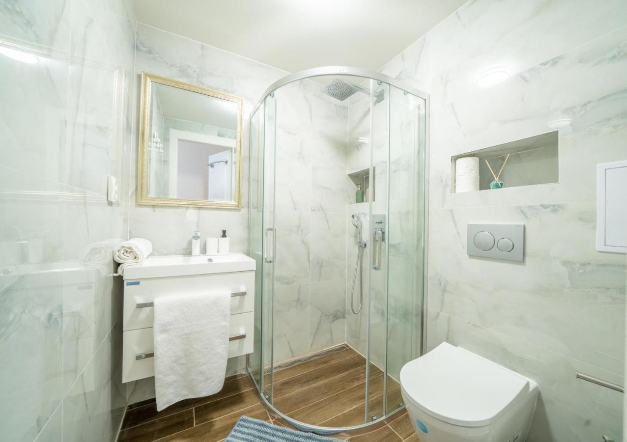 Exclusive Apartment With A View Of Prague Castle And Vltava River ภายนอก รูปภาพ